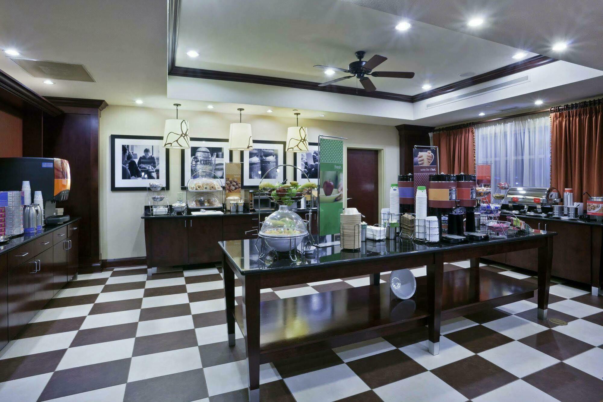 Hampton Inn Matamoras Екстер'єр фото